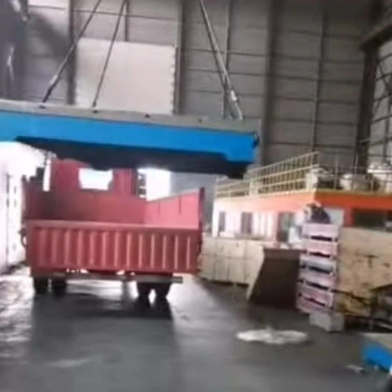 鋳鉄検査プラットフォームは、出荷のために車両に積み込まれています